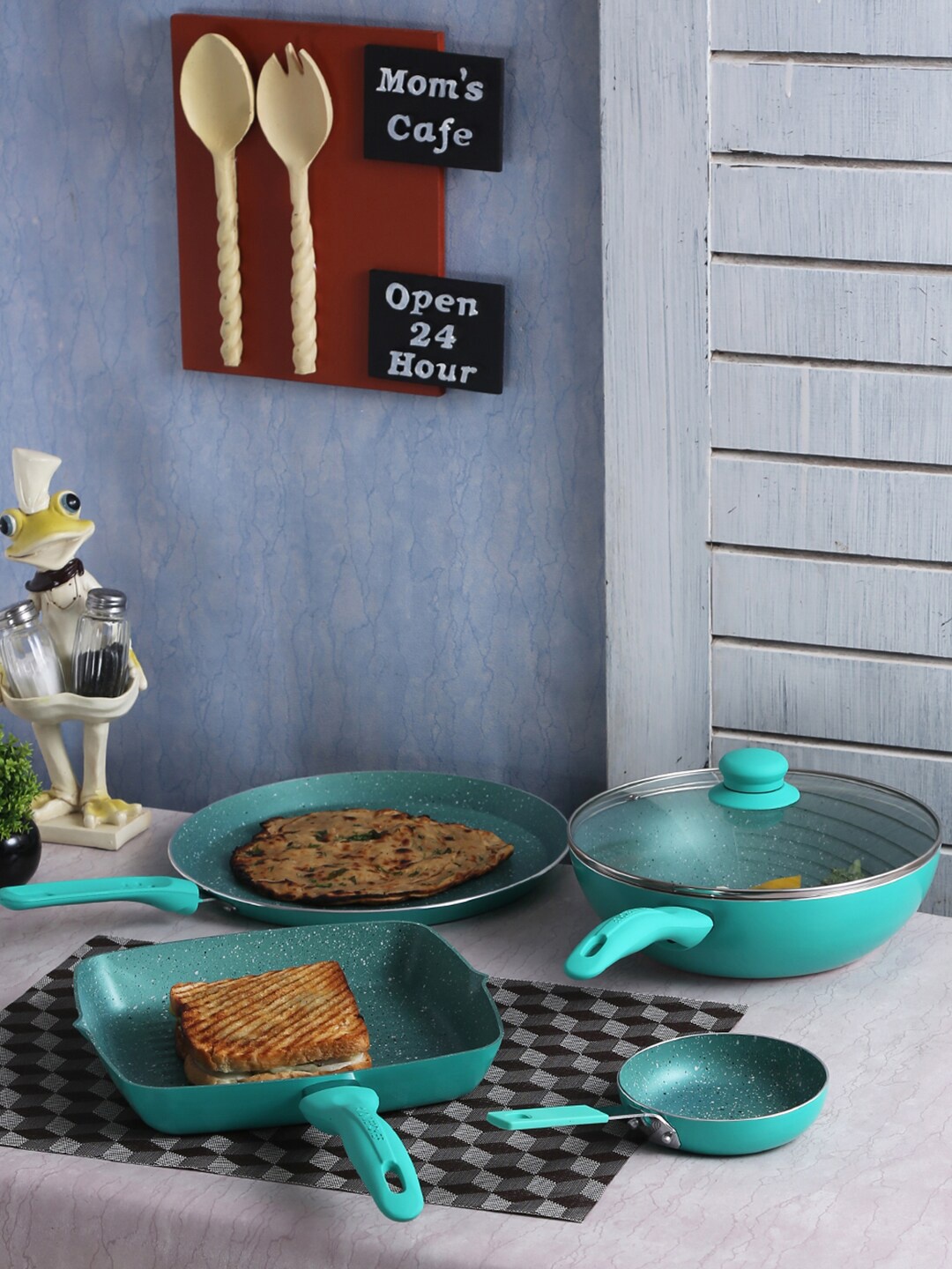 

Wonderchef Blue 4 Pieces Solid 5-Layer Non-Stick Celebration Cookware Set