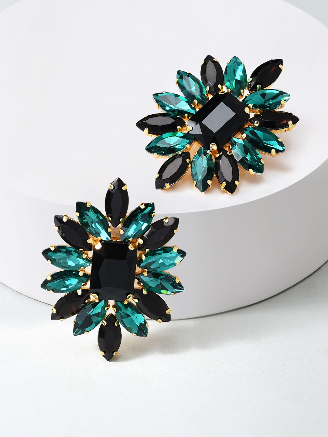 

AMI Green & Black Contemporary Studs Earrings