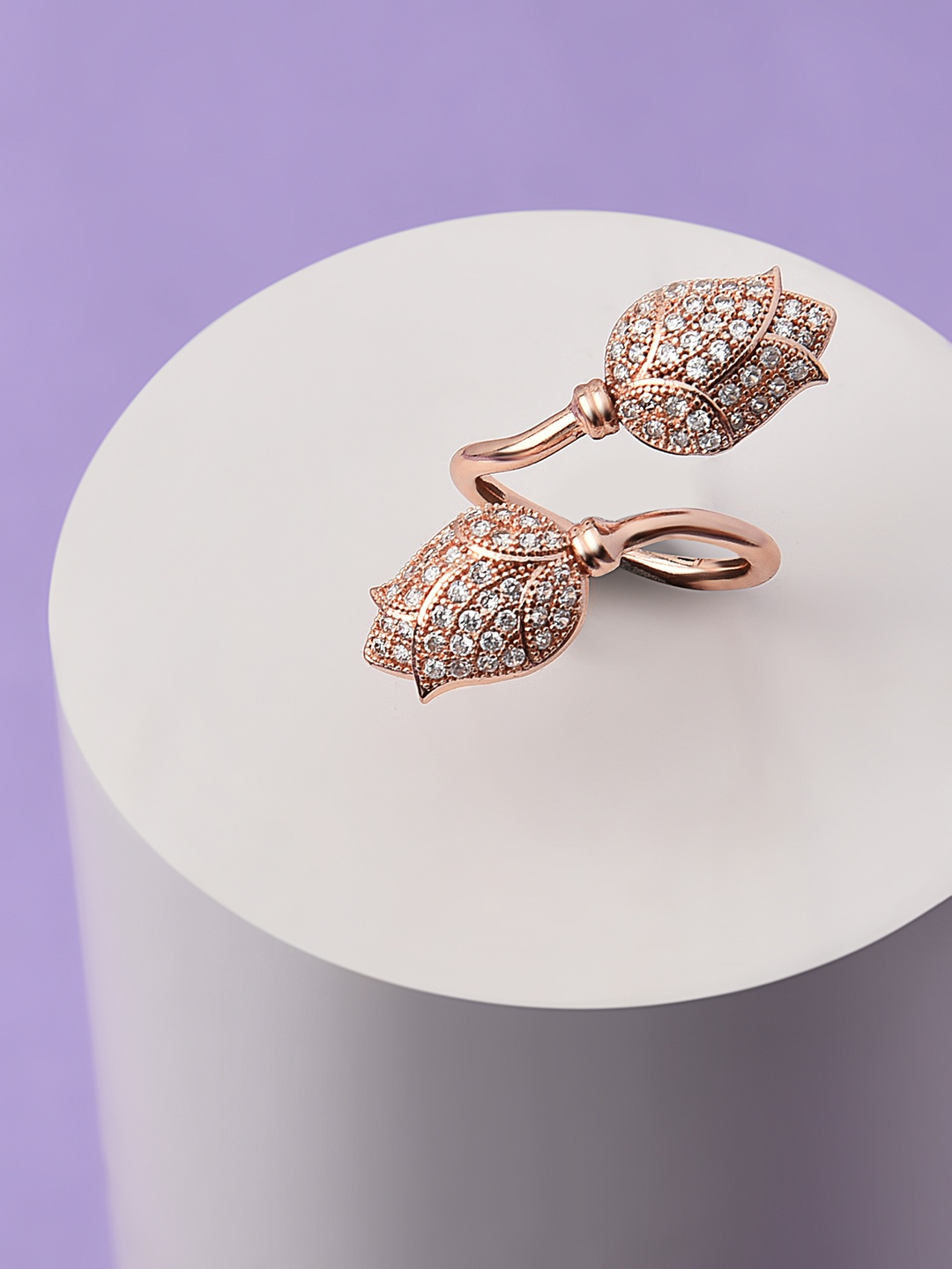 

AMI Rose Gold-Plated White CZ-Studded Contemporary Tulip Flower Adjustable Finger Ring