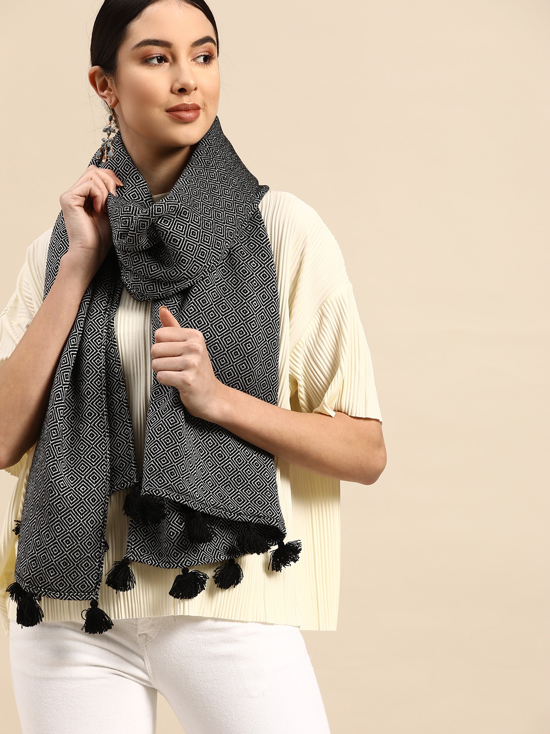 

Anouk Women Black & White Self Design Stole
