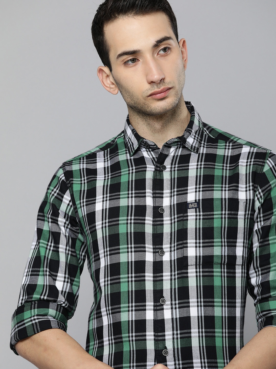 

The Indian Garage Co Men Black & Green Slim Fit Tartan Checks Checked Casual Shirt