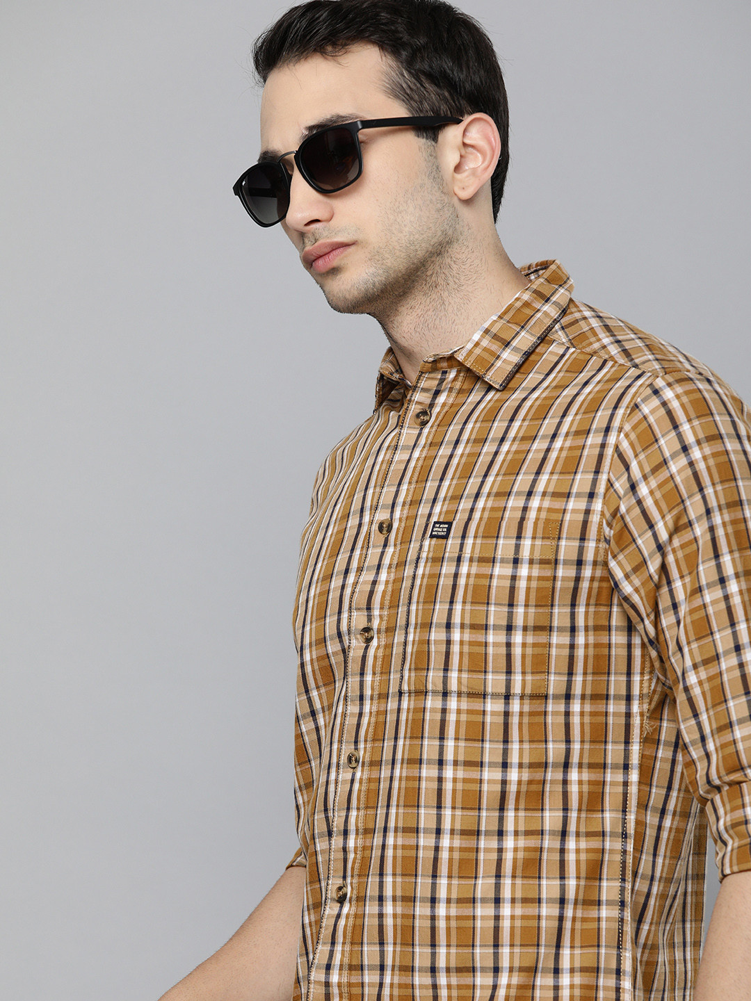 

The Indian Garage Co Men Brown Slim Fit Checked Casual Shirt