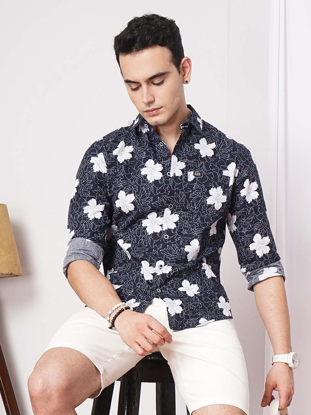 

The Indian Garage Co Men Navy Blue & White Slim Fit Floral Printed Casual Shirt