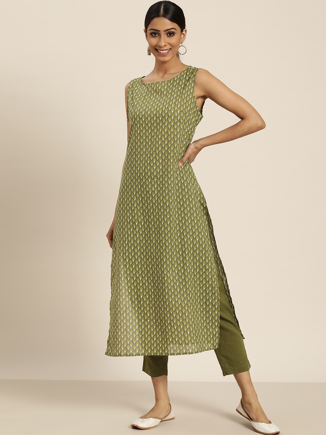

Sangria Women Olive Green Ethnic Motifs Printed Regular Pure Cotton Kurta with Trousers