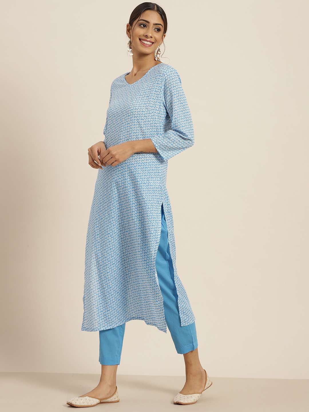 

Sangria Women Blue & White Printed Regular Pure Cotton Kurta with Trousers