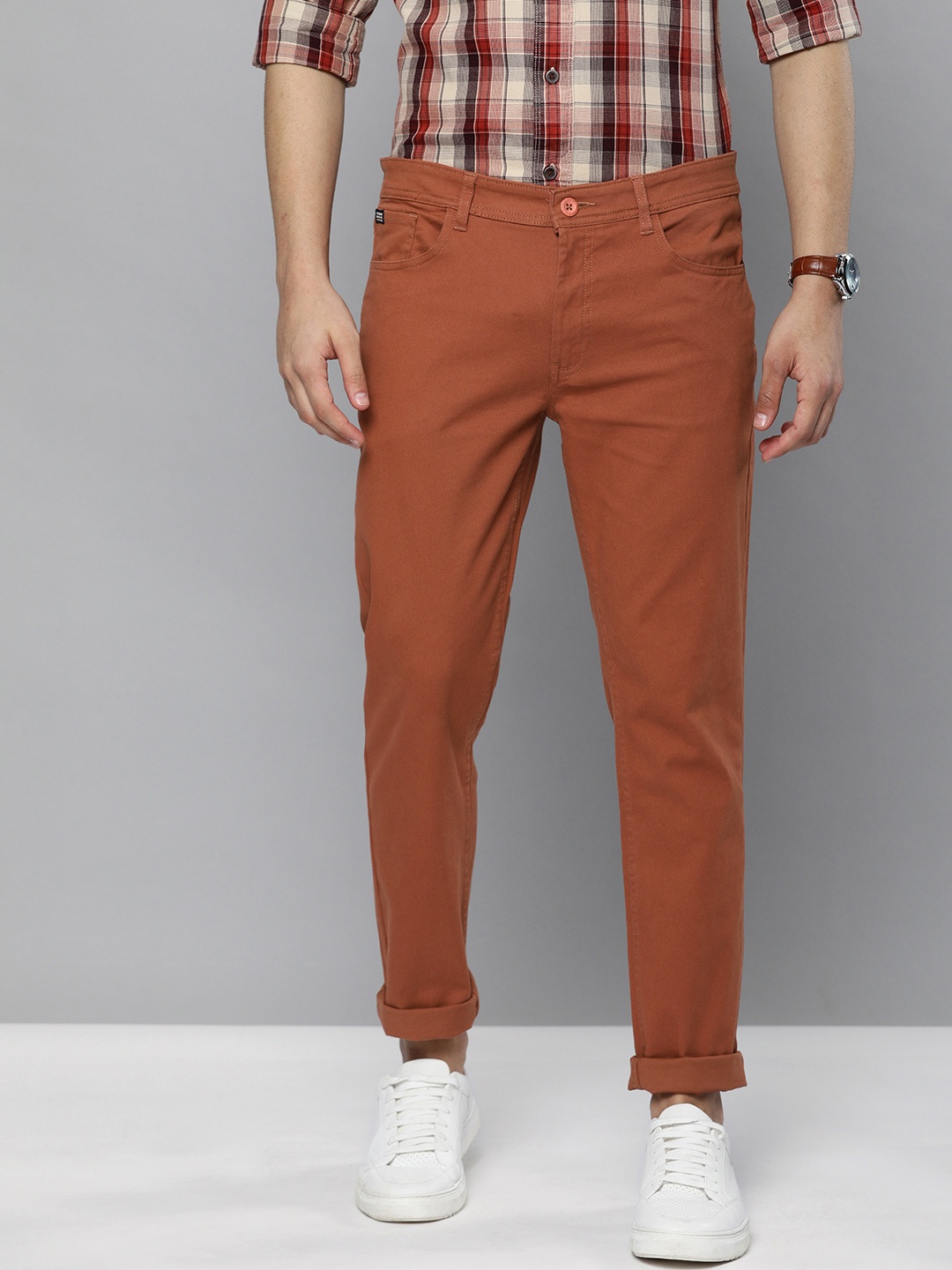 

The Indian Garage Co Men Rust Solid Slim Fit Chinos