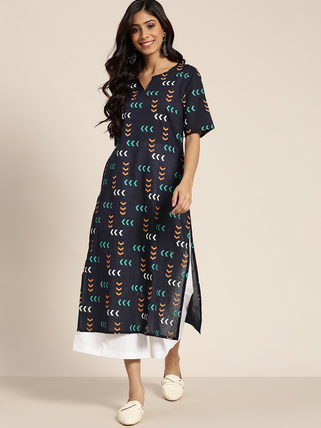 

Sangria Women Navy Blue & White Geometric Print Pure Cotton Straight Kurta