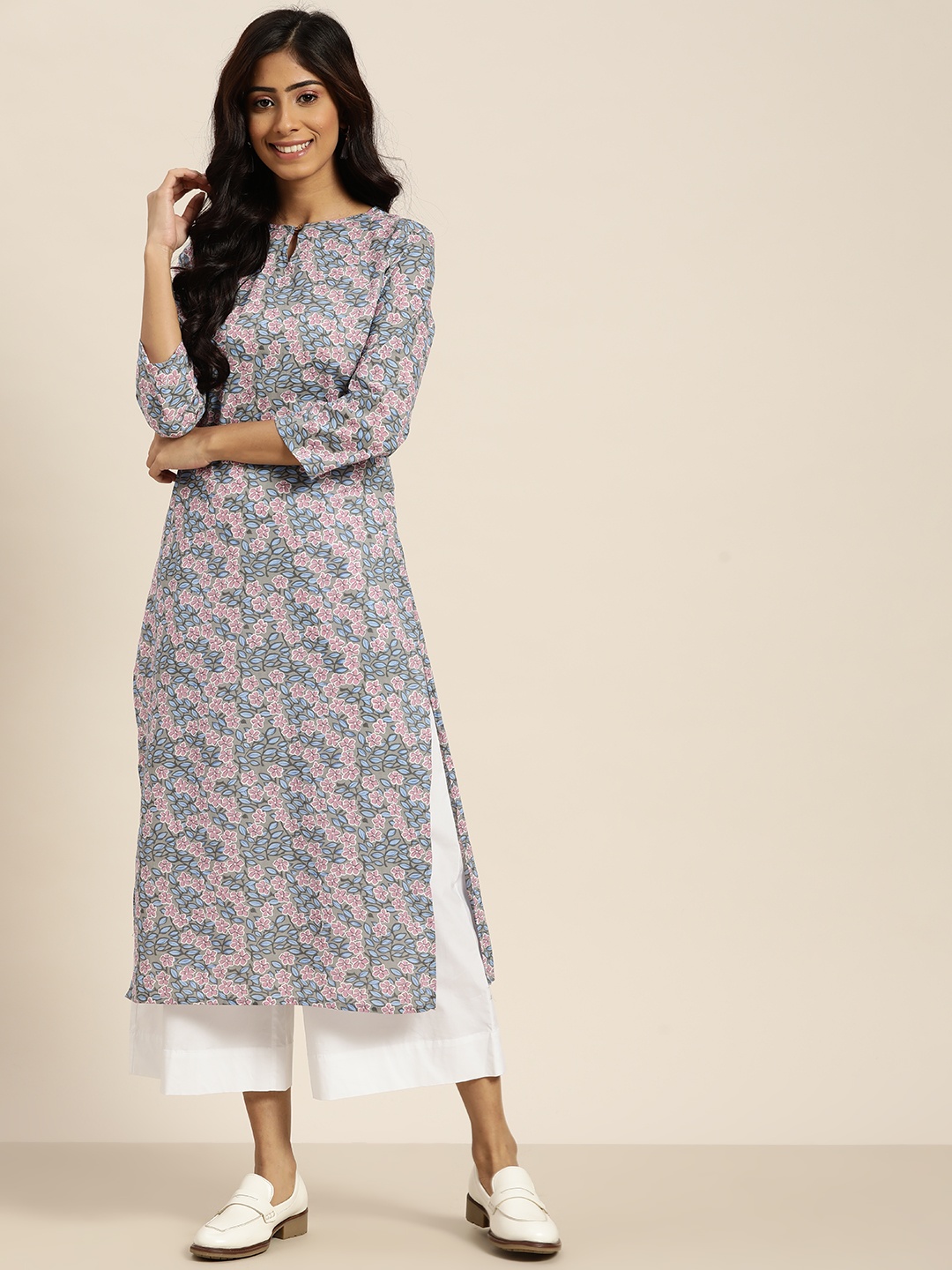 

Sangria Women Grey & Blue Floral Printed Cotton Keyhole Neck Floral Kurta