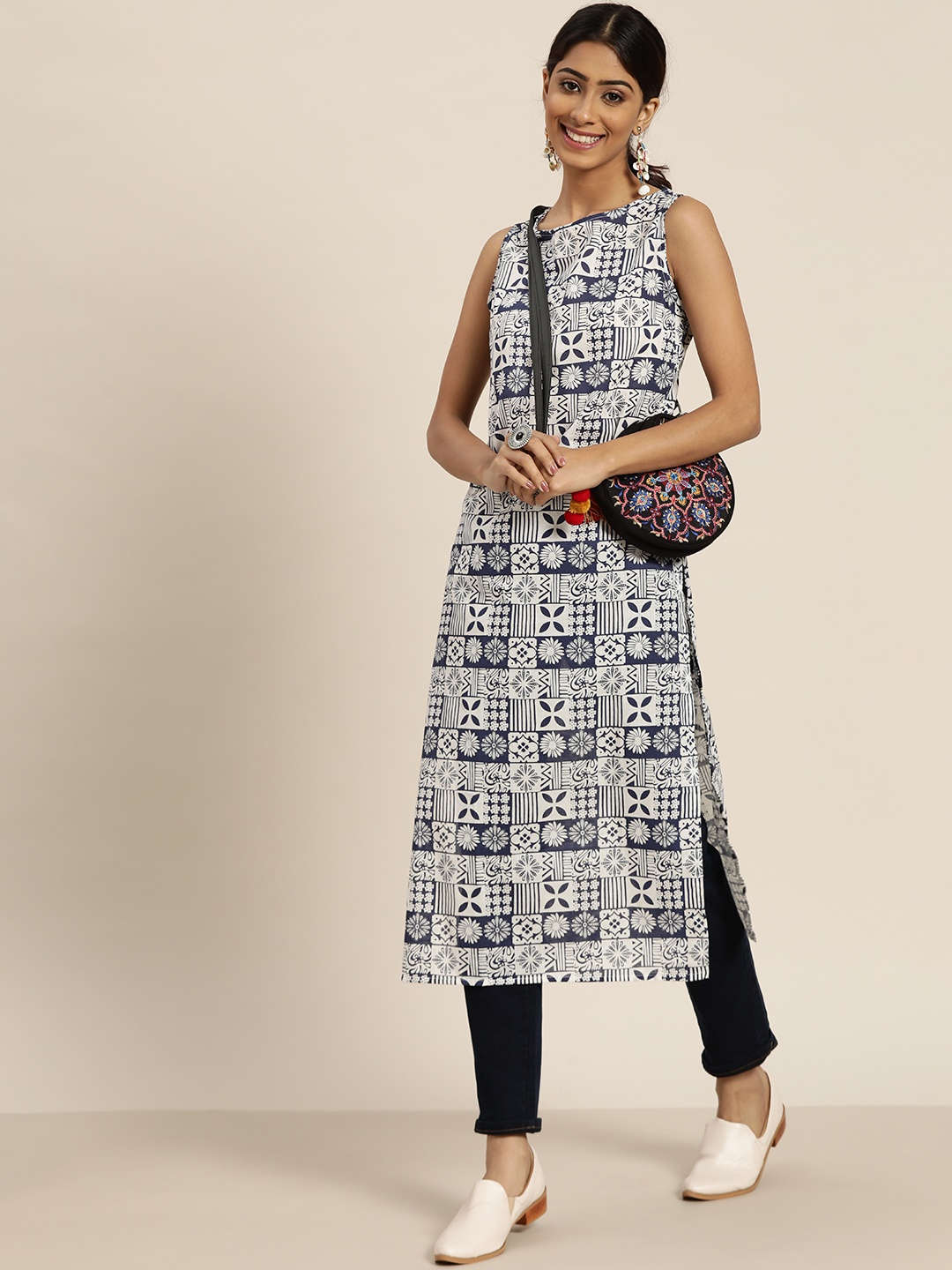 

Sangria Women White & Navy Blue Pure Cotton Ethnic Motifs Printed Kurta