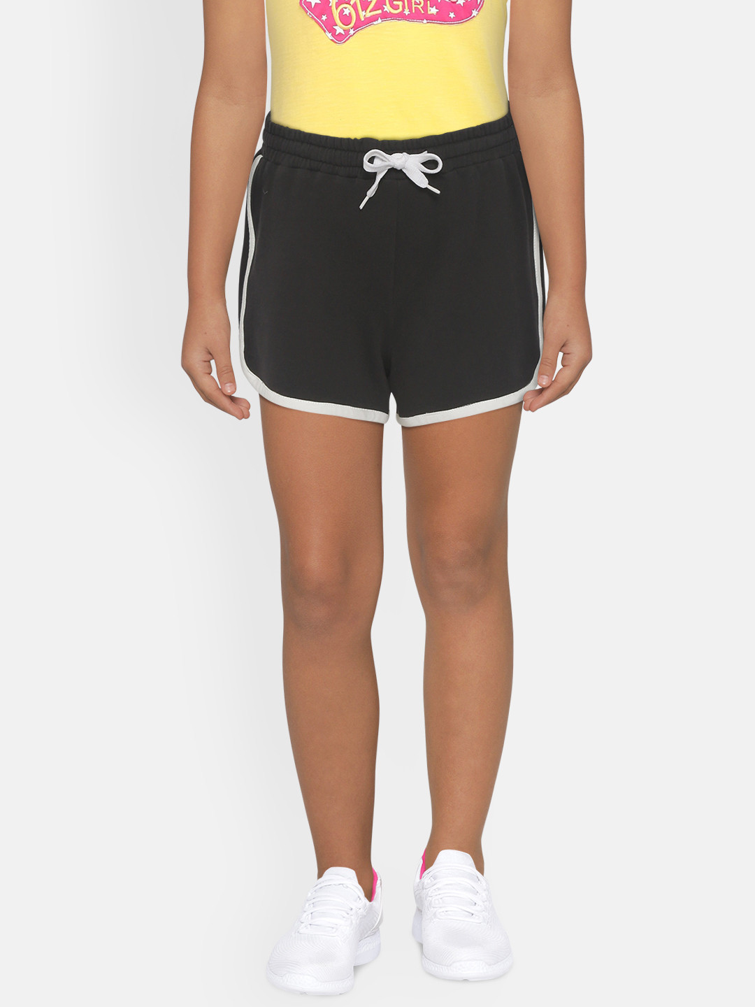 

luyk Girls Black Solid Cotton Contrast Piping Dolphin Shorts