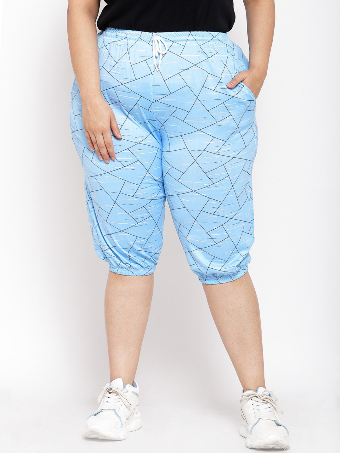 

KLOTTHE Women Blue & White Printed Capris