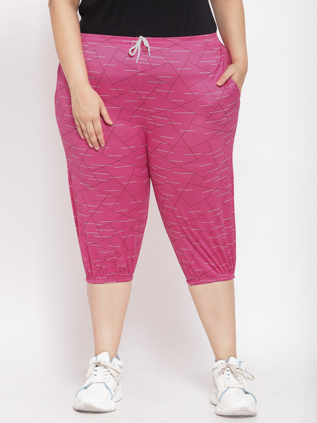 

KLOTTHE Women Pink & White Printed Capris