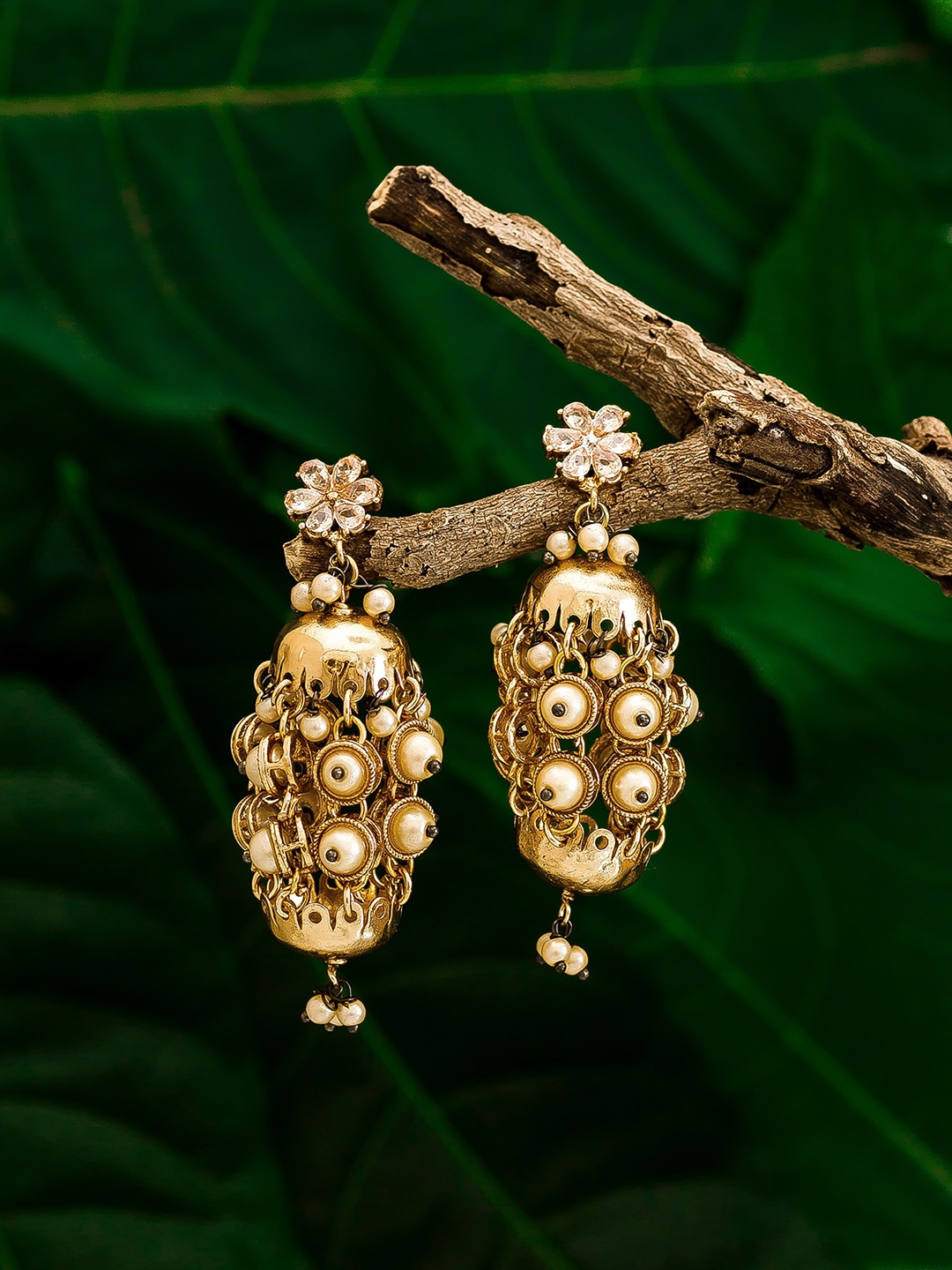 

Aadita Gold-Toned Contemporary Jhumka