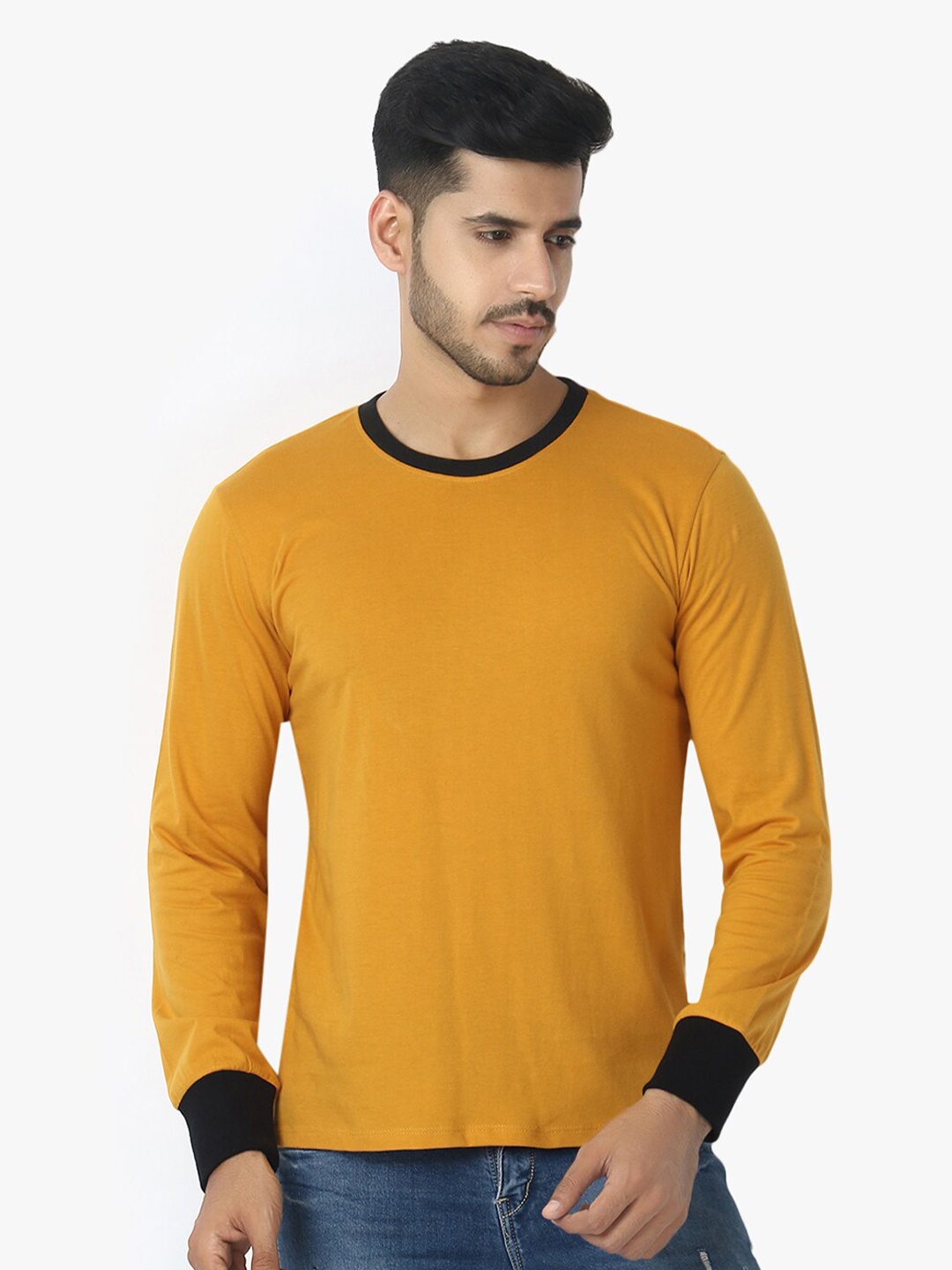 

LE BOURGEOIS Men Mustard Yellow Black Colorblocked Round Neck Regular Fit Cotton Pure Cotton T-shirt