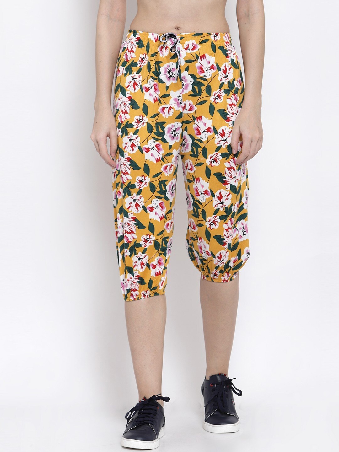 

KLOTTHE Women Yellow & White Printed Capris