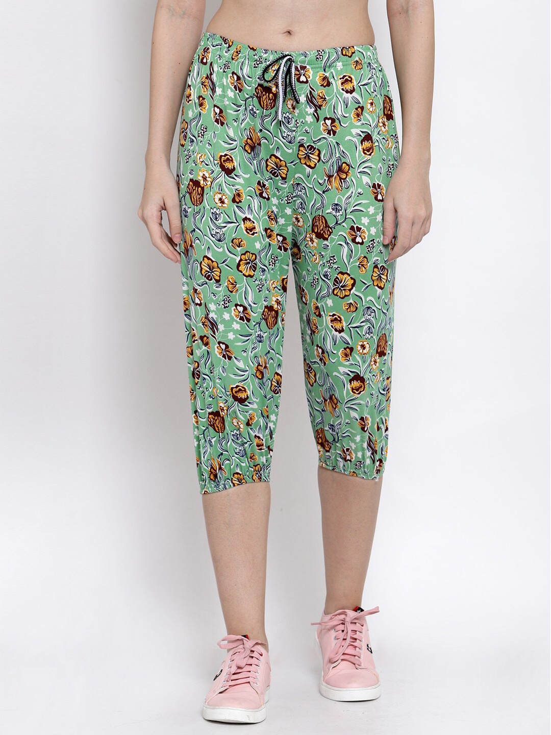 

KLOTTHE Women Green & Yellow Printed Capris