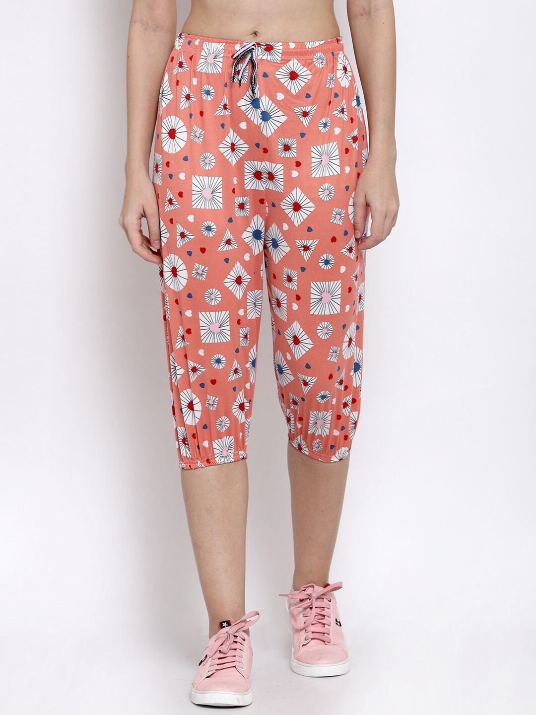 

KLOTTHE Women Peach-Coloured & White Printed Capris