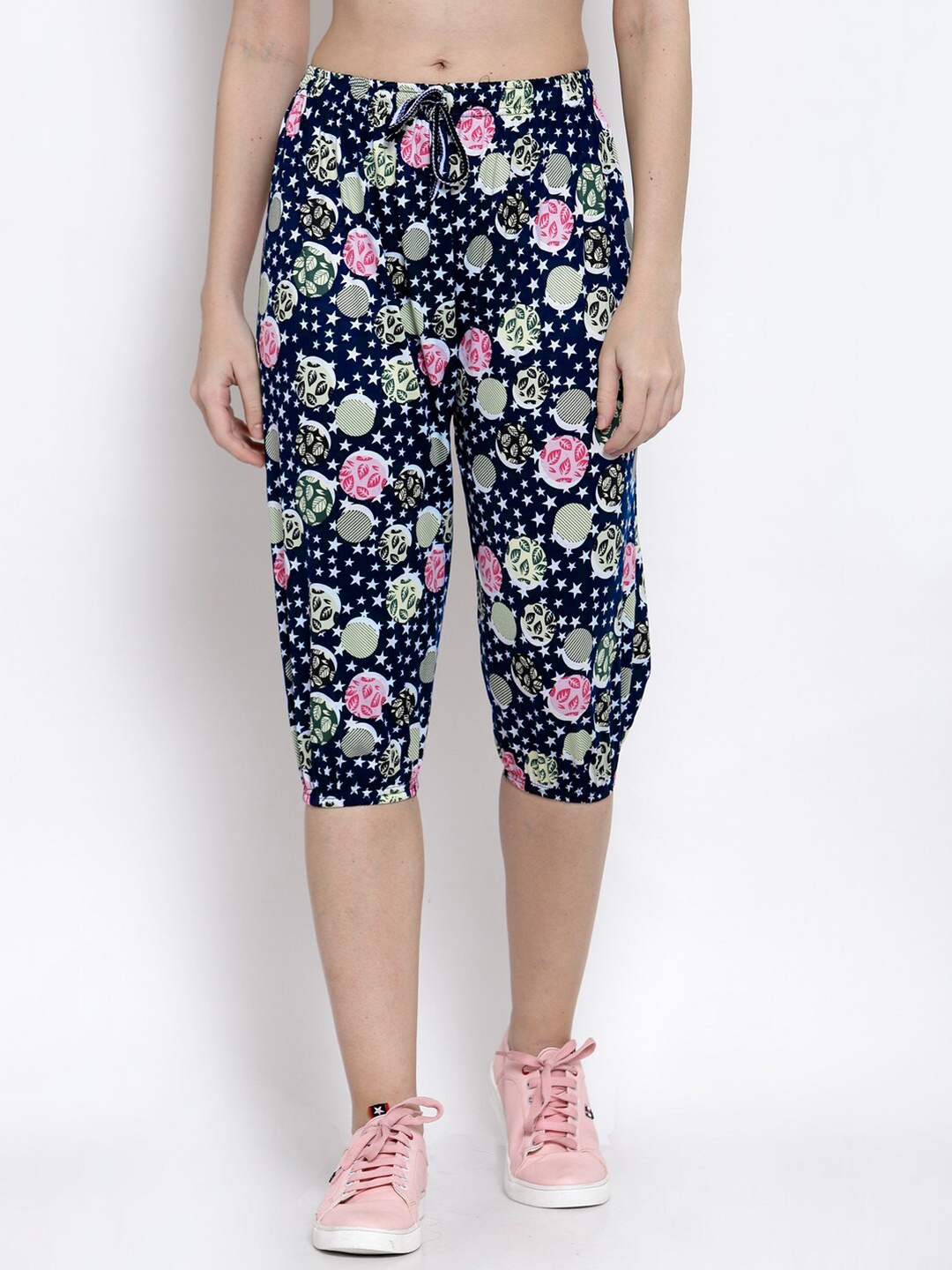 

KLOTTHE Women Black & Blue Printed Capris