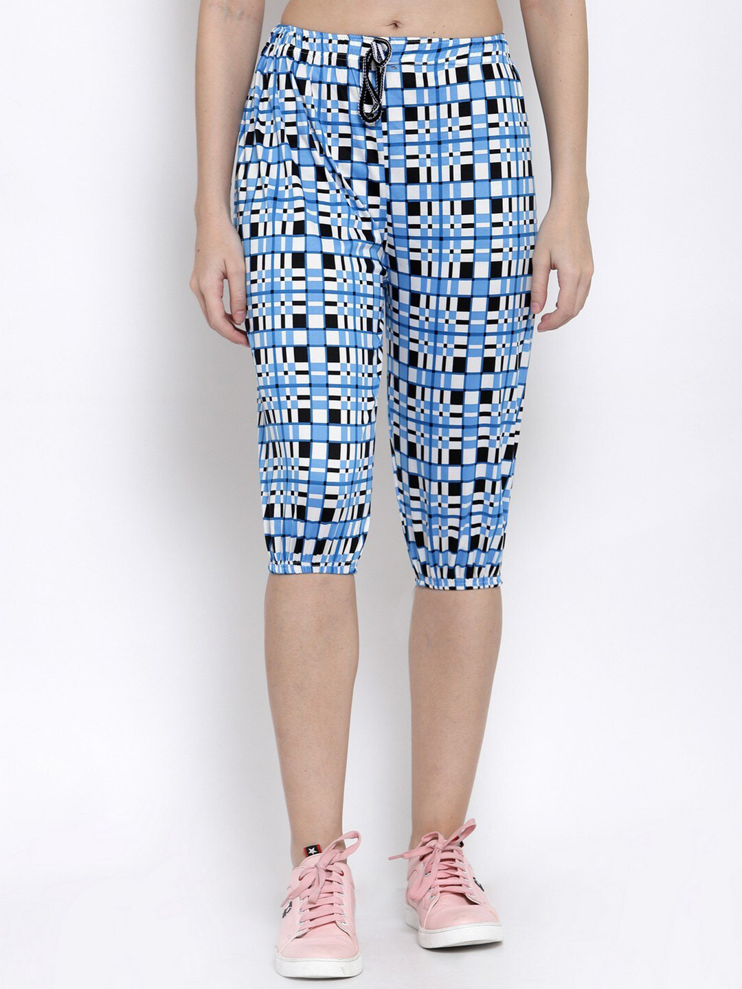 

KLOTTHE Women Blue & White Printed Capris