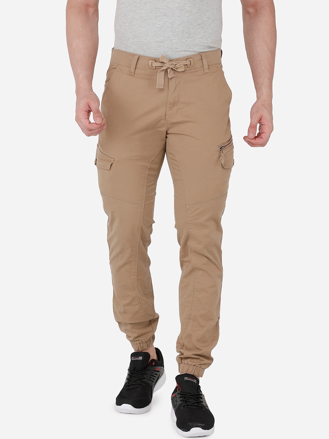

beevee Men Khaki Solid Joggers Trousers with a Drawstring