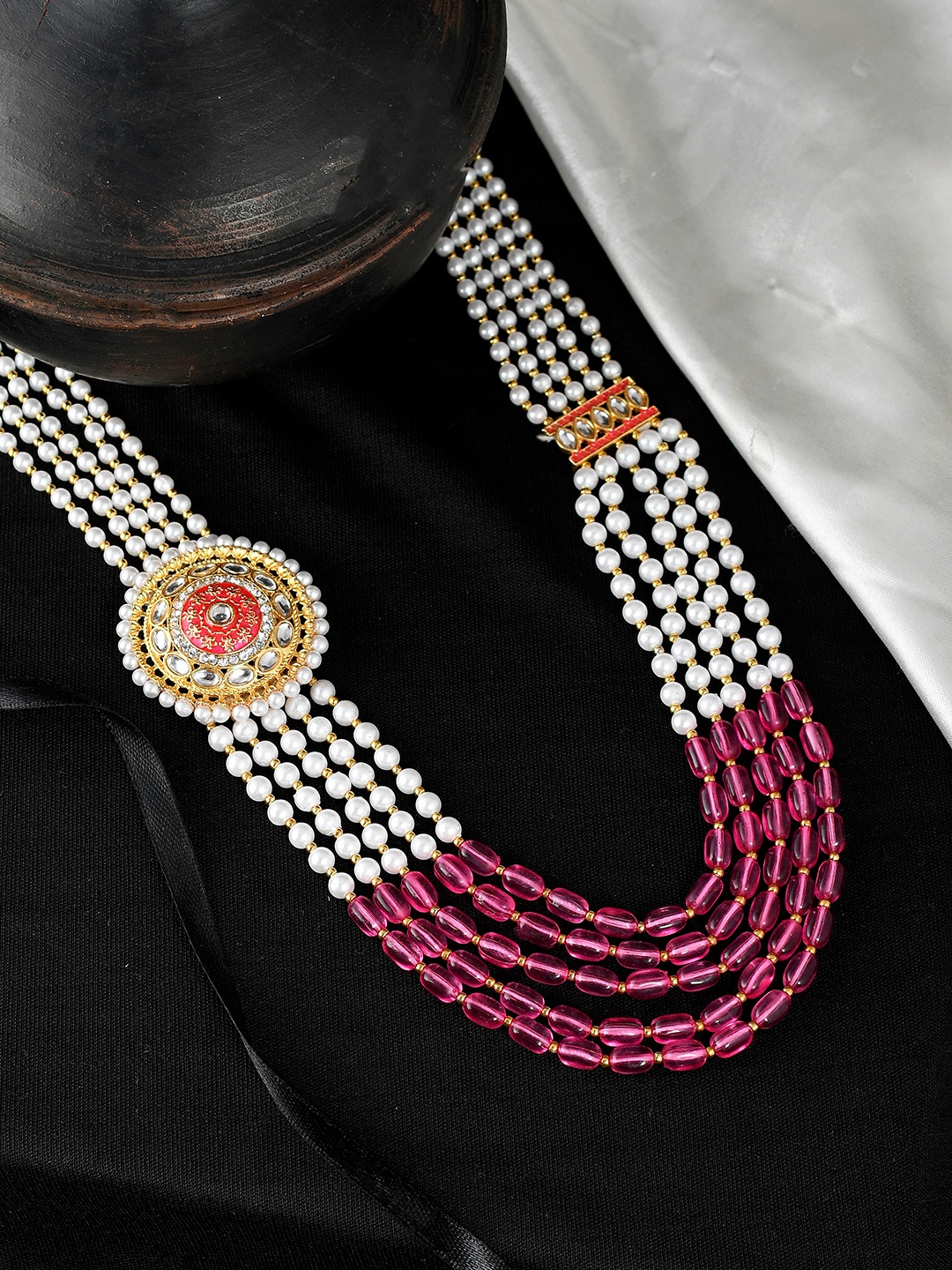 

Silvermerc Designs Unisex White & Pink Brass Gold-Plated Layered Kundan Brooch Necklace