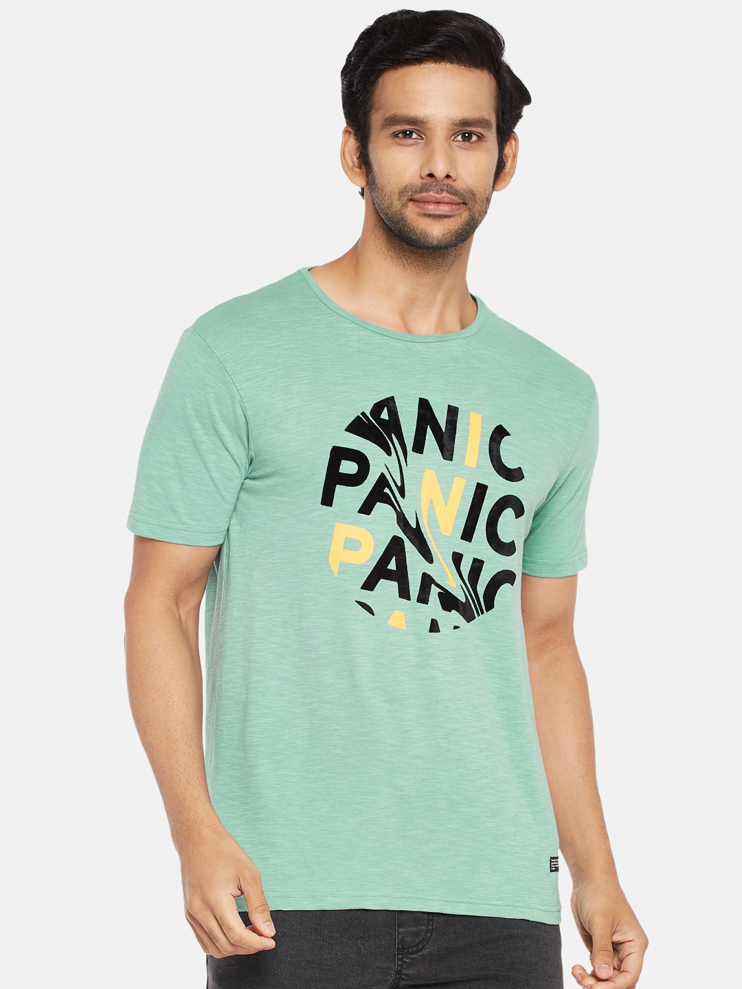 

People Men Green Typography Printed Regular Fit T-shirt