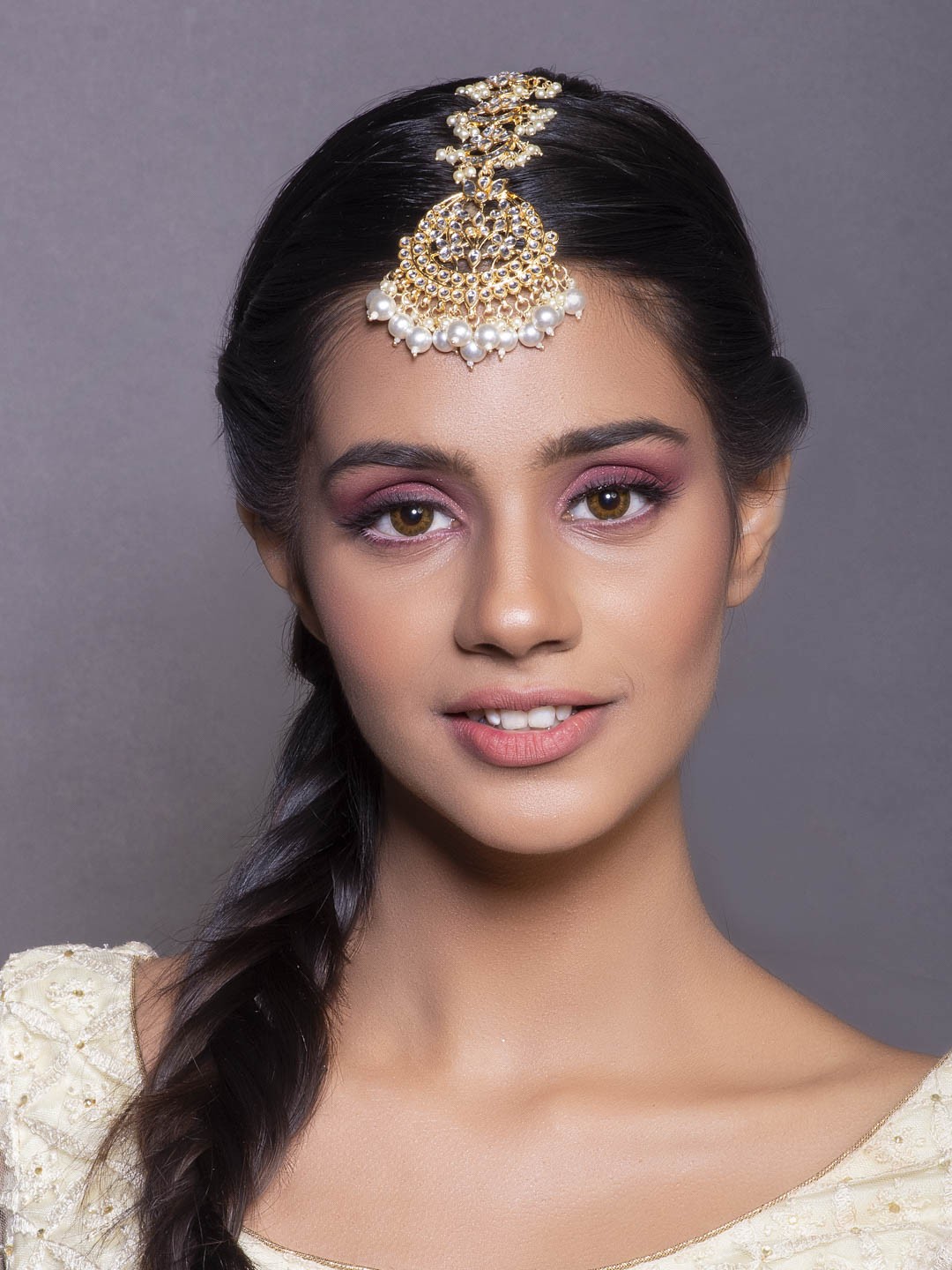 

Fida Gold-Plated White Kundan-Studded & Pearl Embellished Maang Tika
