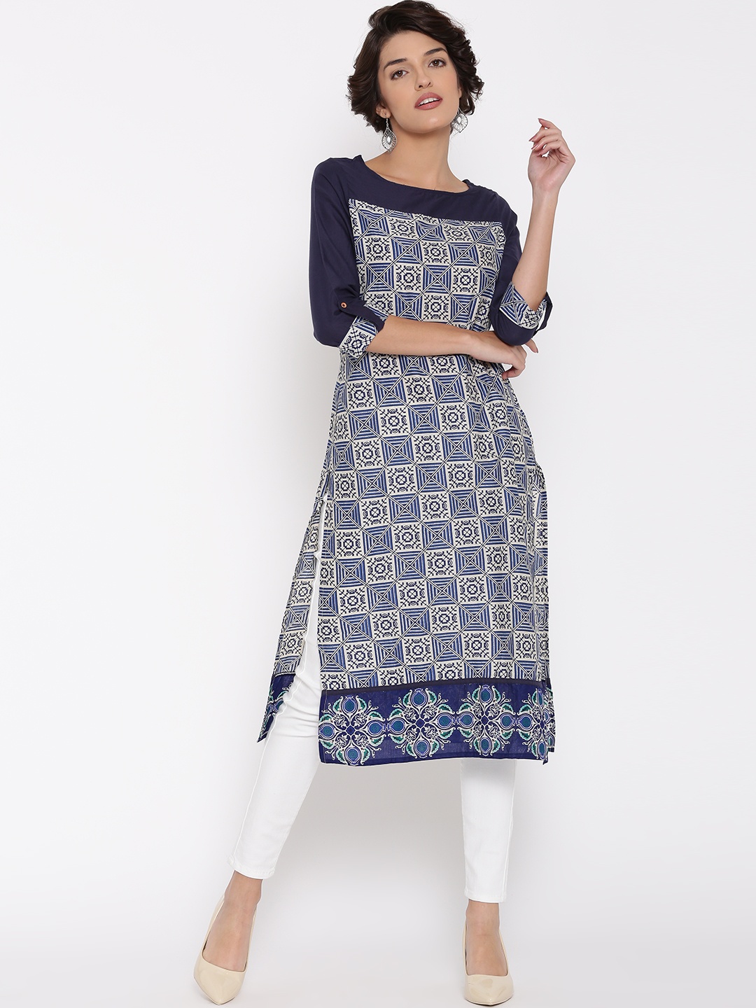 

Vishudh Women Navy Printed Straight Kurta, Navy blue