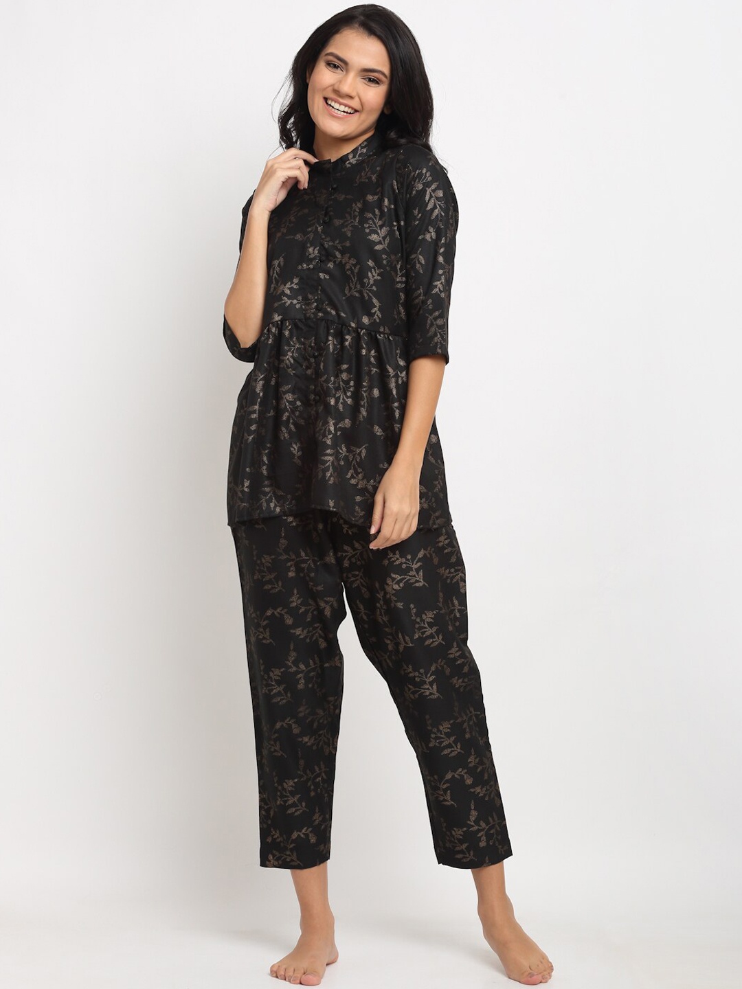 

Aujjessa Women Black & Gold-Toned Printed Night suit