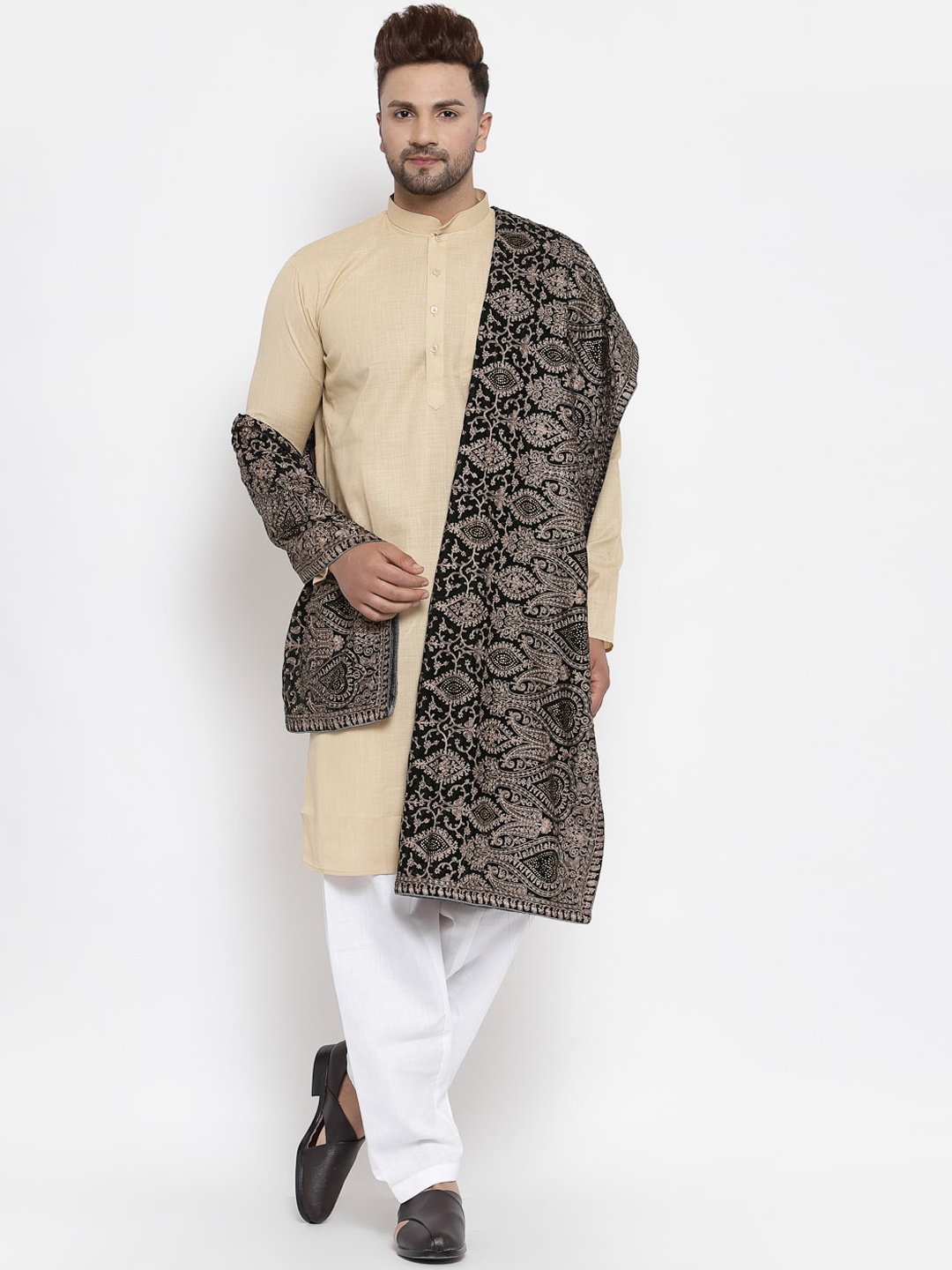 

MAXENCE Men Beige & White Linen Kurta With Pyjamas & Handcrafted Stole
