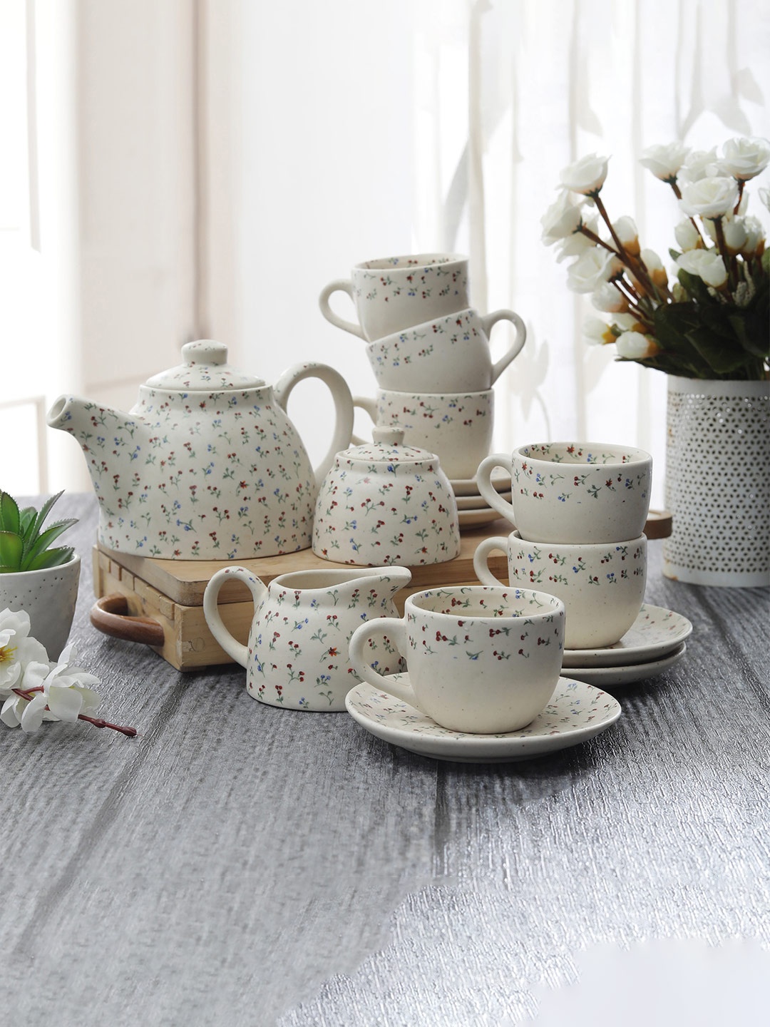 

MIAH Decor 15 Pcs Cream-Coloured & Green Handcrafted Stoneware Matte Kettle Set