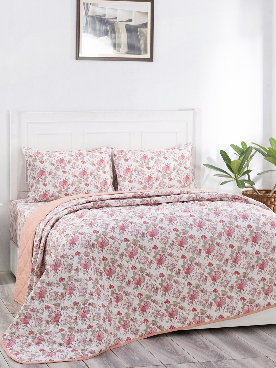 

In-House by maspar Red & White Floral Summer 110 GSM Double Bedding Set with Pillow Covers