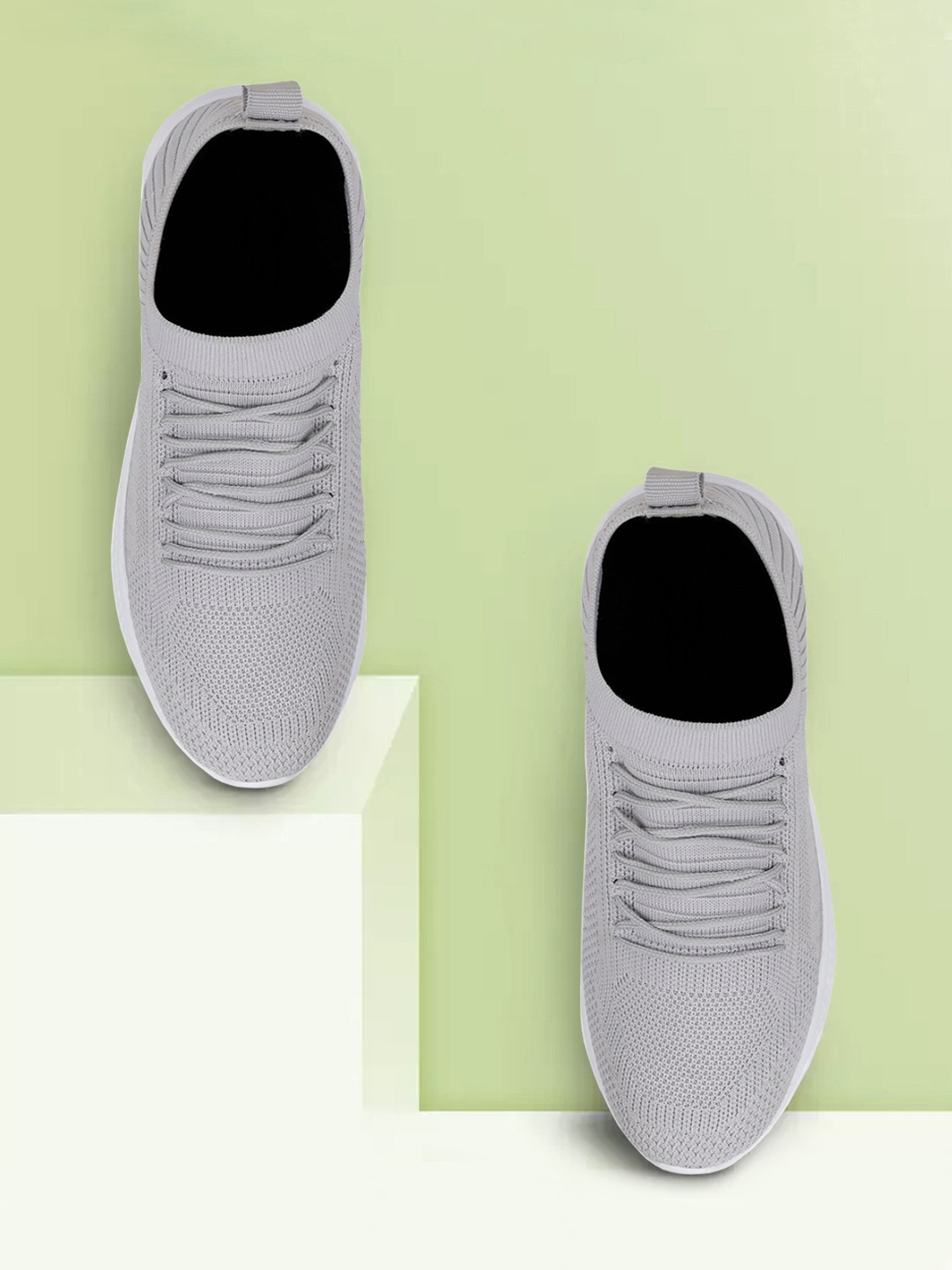 

FAST TRAX Men Grey Woven Design Sneakers