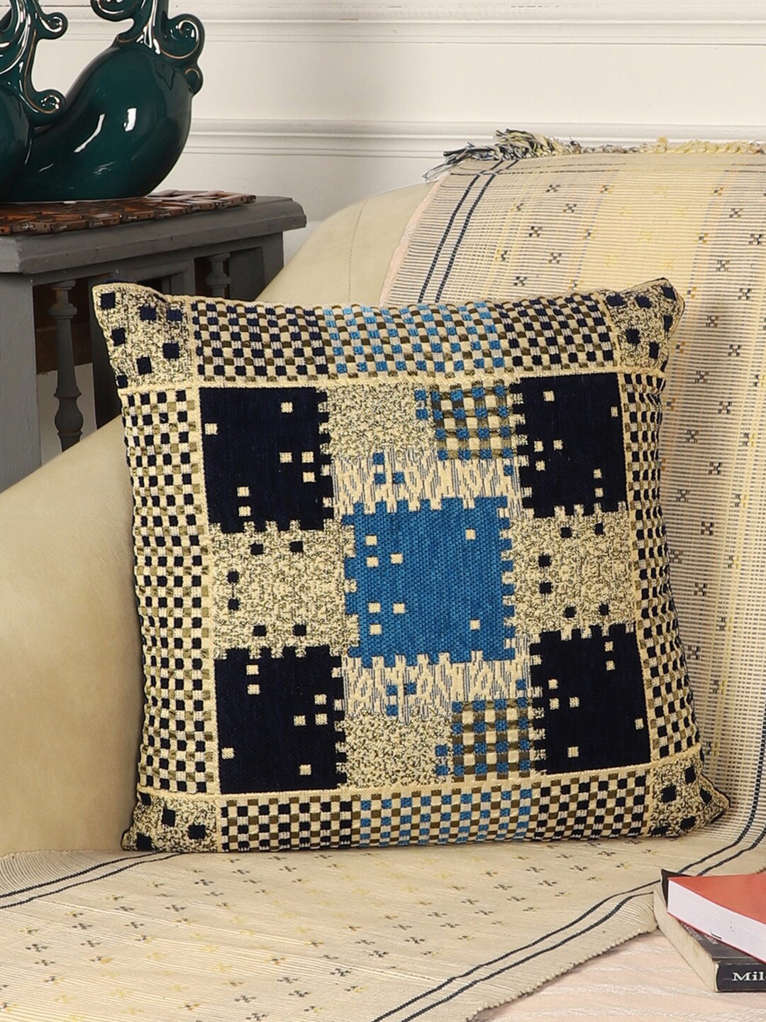 

MFD HOME FURNISHING Beige & Blue Geometric Square Cushion Covers