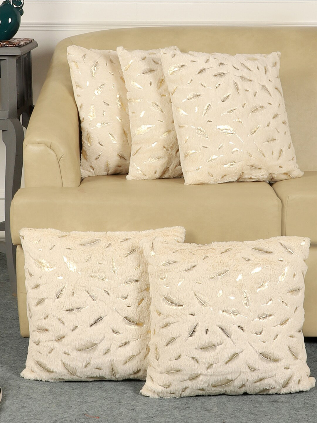 

MFD HOME FURNISHING Cream-Coloured & Gold-Toned Set of 5 Embellished Velvet Square Cushion Covers