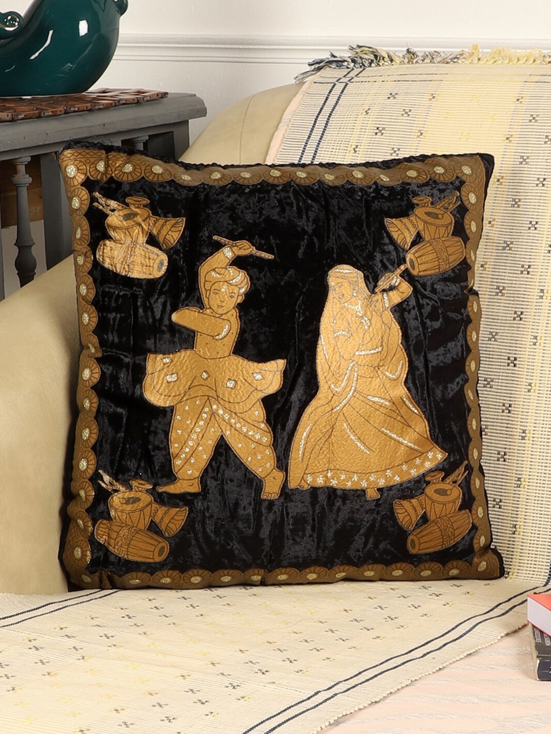 

MFD HOME FURNISHING Black & Mustard Ethnic Motifs Velvet Square Cushion Cover