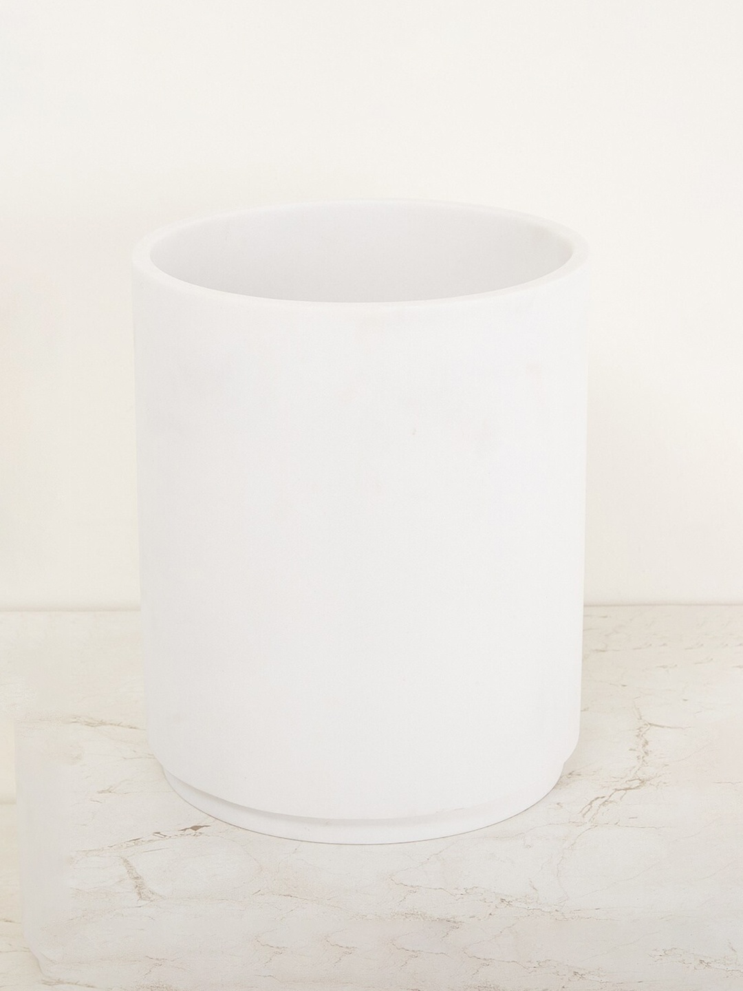 

Home Centre White Solid Marshmallow Polyresin Dust Bin