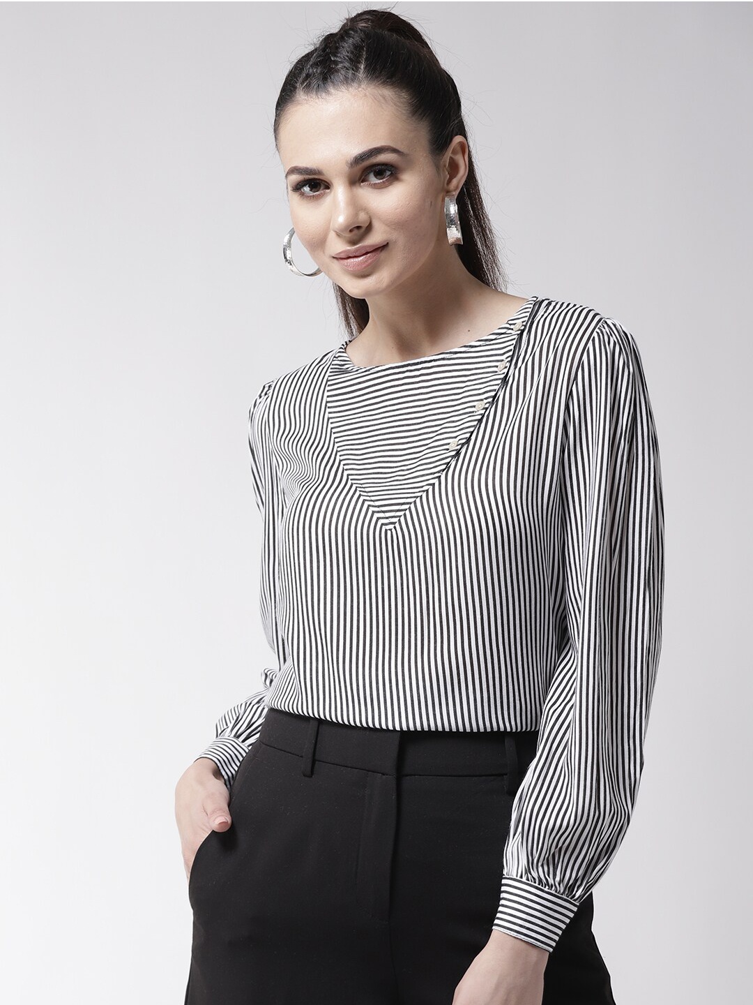 

La Zoire Black & White Striped Regular Top