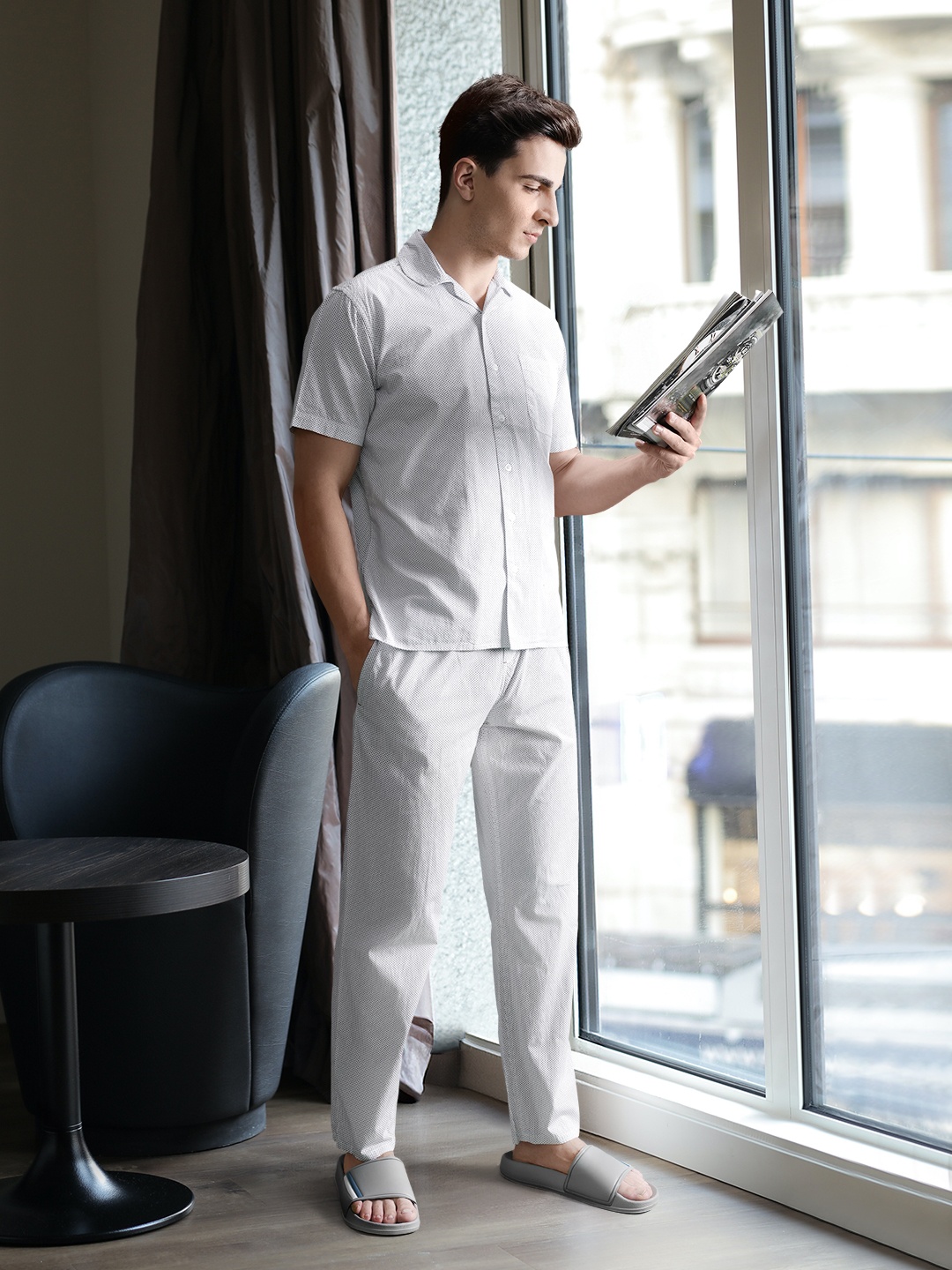 

The Indian Garage Co Men White Printed Night Suit