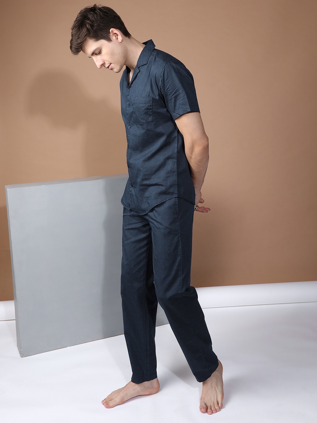 

The Indian Garage Co Men Navy Blue Printed Night suit