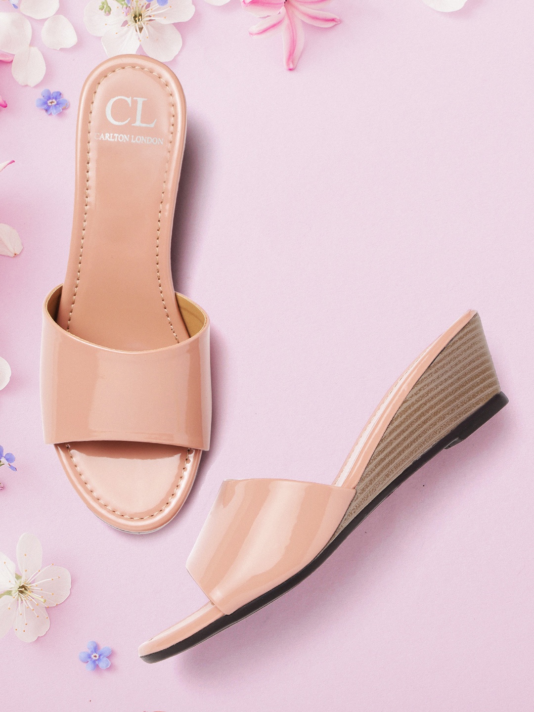 

Carlton London Nude-Coloured Solid Patent Finish Wedges