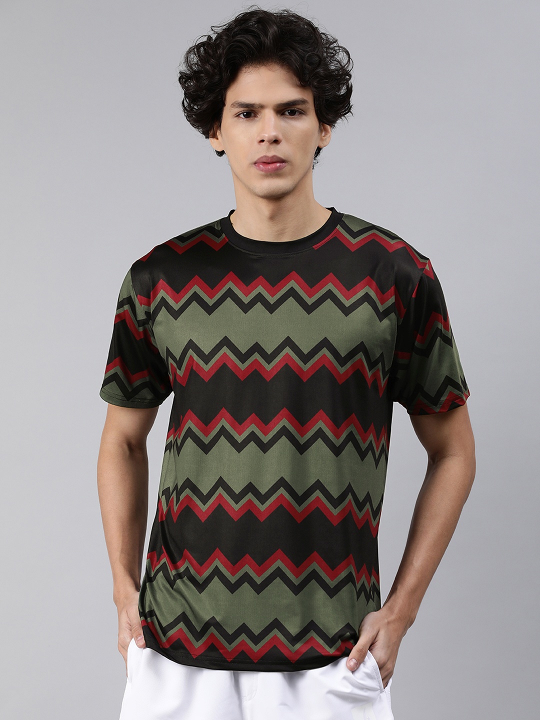 

mezmoda Men Green & Black Printed Dry-Fit T-shirt