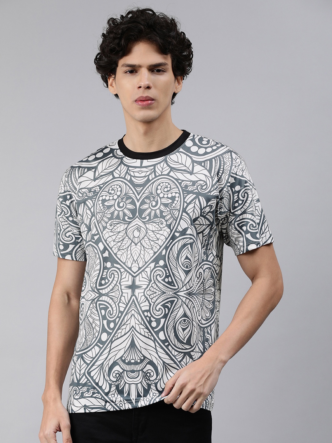 

mezmoda Men Grey & White Printed Dry-Fit T-shirt