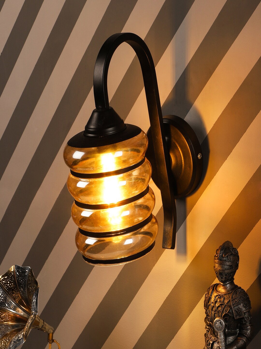 

MFD HOME FURNISHING Black & Gold-Toned Glass Quirky Armed Sconces