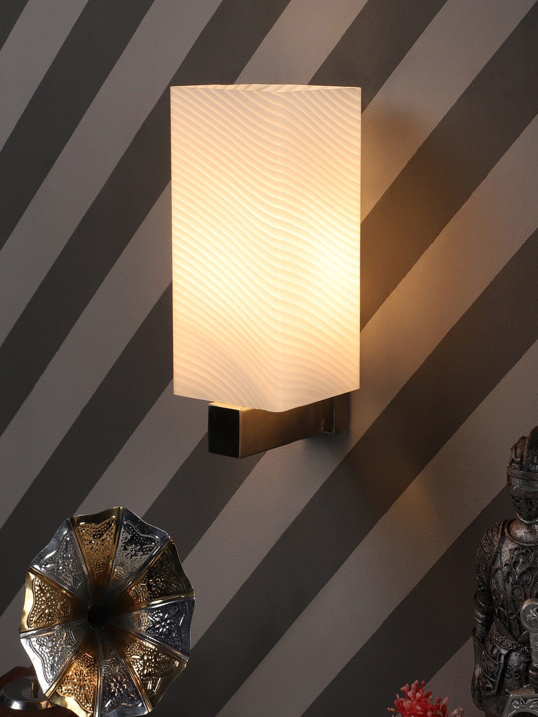 

MFD HOME FURNISHING White Glass Contemporary Wall Lamp