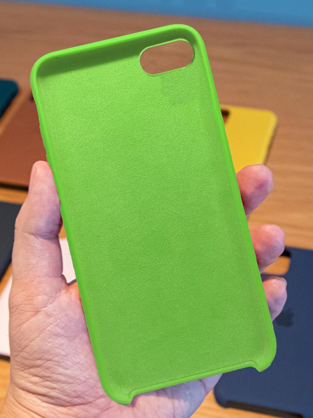 

macmerise Green Solid Silicone iPhone 7 Back Case