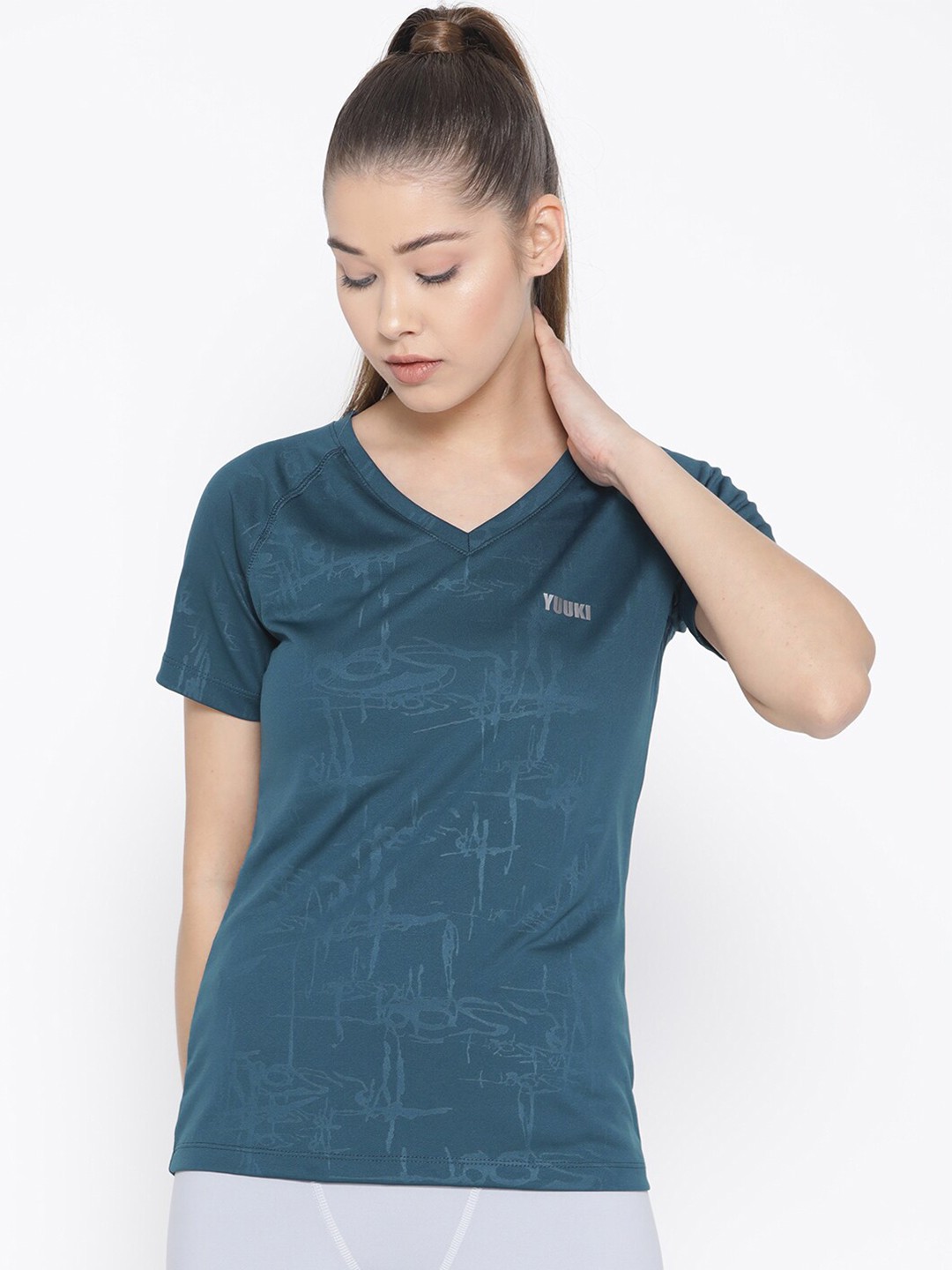 

Yuuki Women Blue Printed V-Neck Slim Fit T-shirt