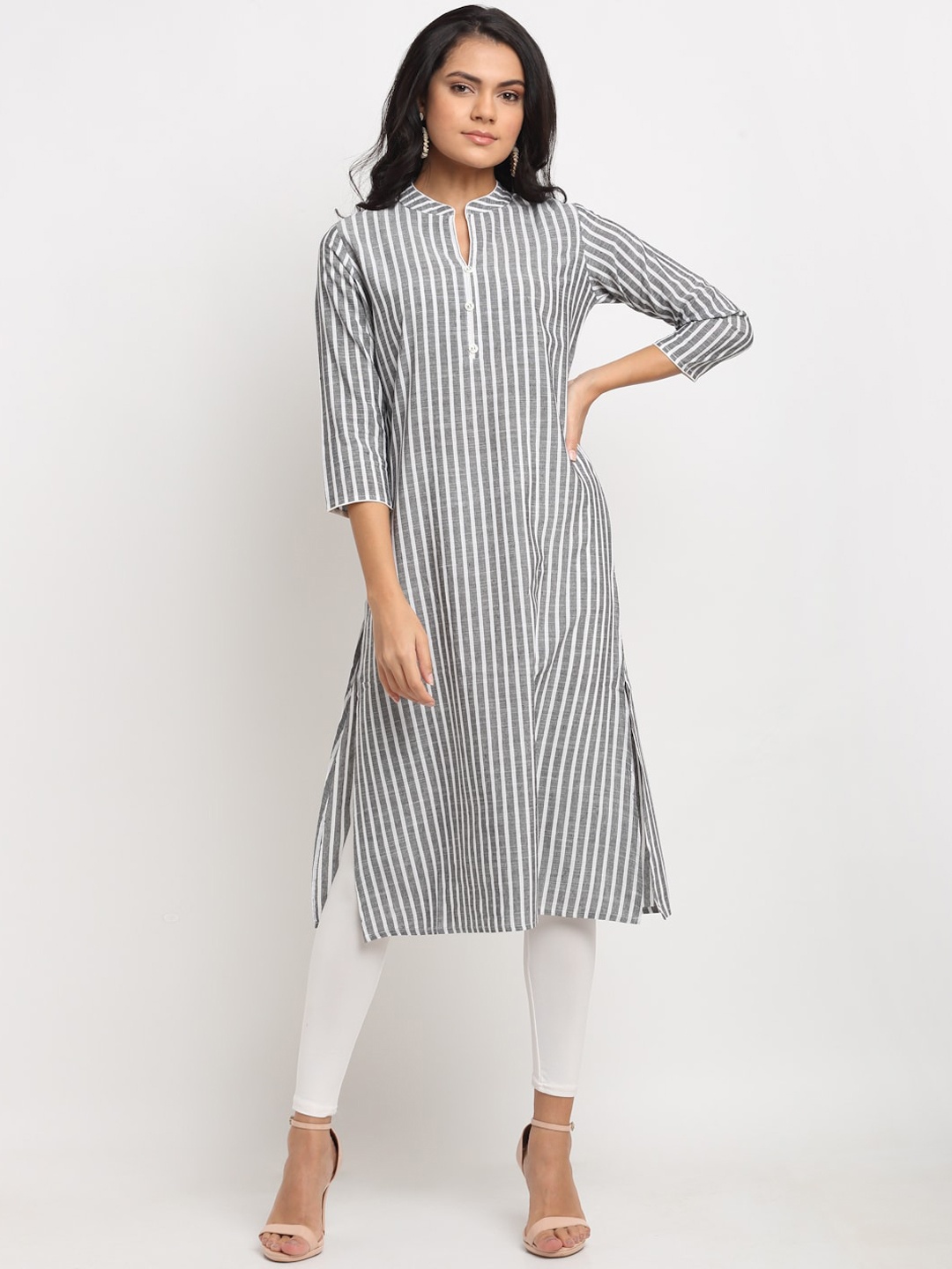 

Aujjessa Women Grey Striped Kurta