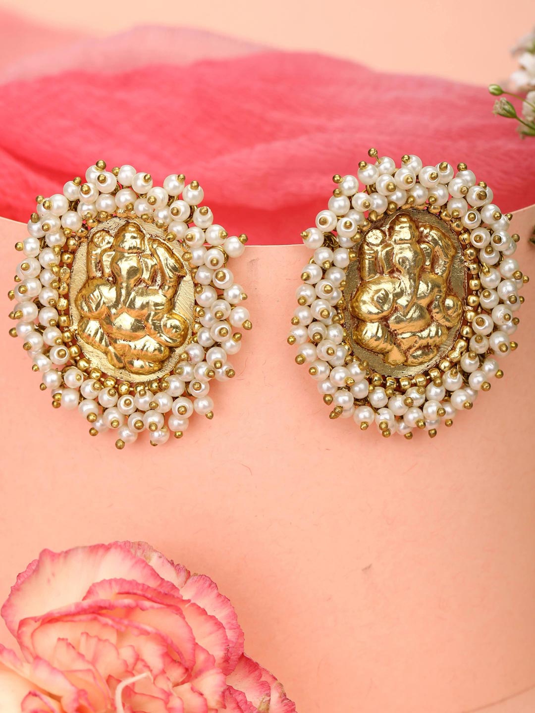 

Priyaasi White Contemporary Studs Earrings