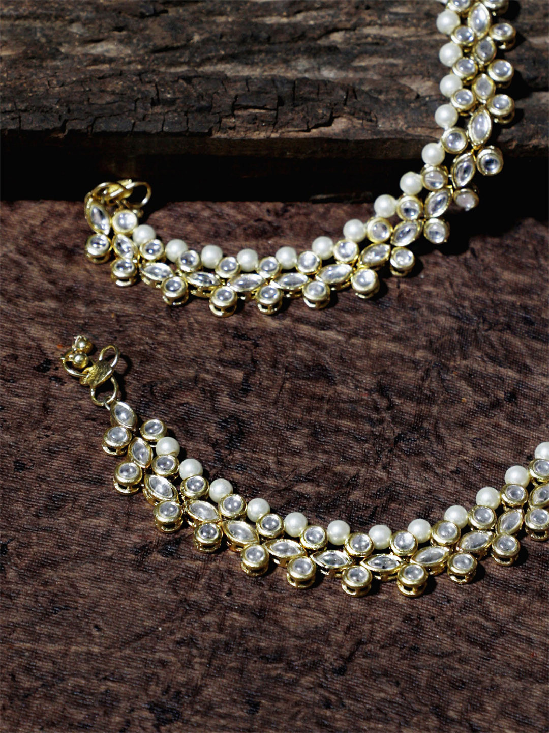 

KARATCART Set Of 2 Gold-Plated White Kundan-Studded & Pearl Beaded Handcrafted Anklets